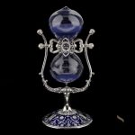 Accessoire décoratif : sablier en verre avec sable