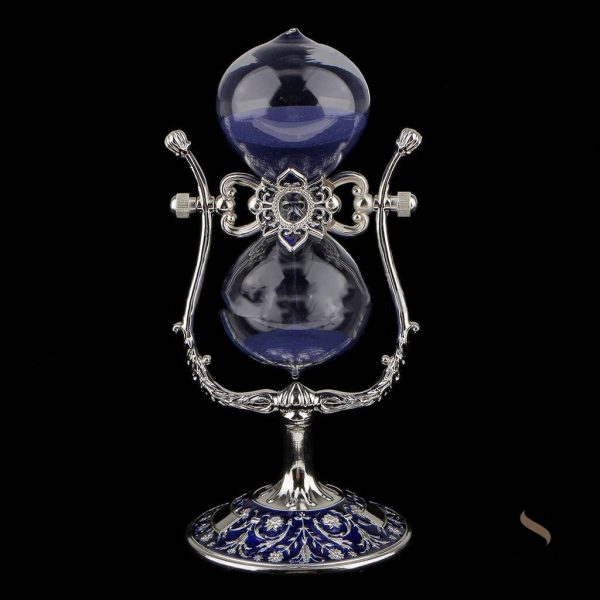 Accessoire décoratif : sablier en verre avec sable