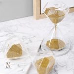 Sablier à billes, objet de décoration moderne