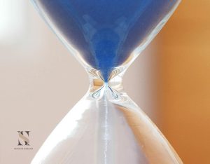 Accessoire de temps bleu, sablier de 5 minutes