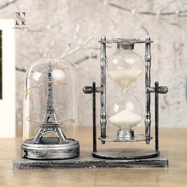 Sablier en métal au design raffiné pour un style intemporel