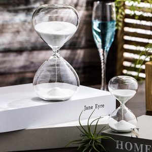 Sablier design moderne pour décoration intérieure
