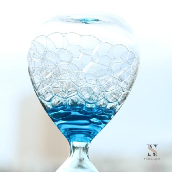 Accessoire décoratif : sablier liquide au style contemporain