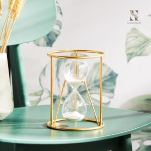 Sablier design en métal, élément décoratif intemporel