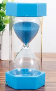 Sablier coloré, outil de jeu pour mesurer le temps