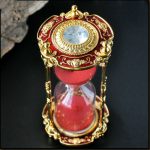 Sablier rouge, élément de décoration unique et stylé