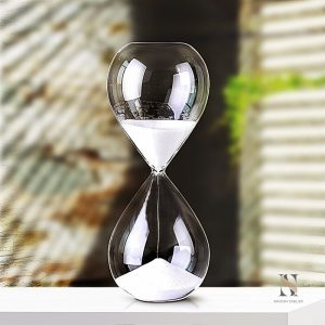 Sablier décoratif au sable blanc, élégant et minimaliste