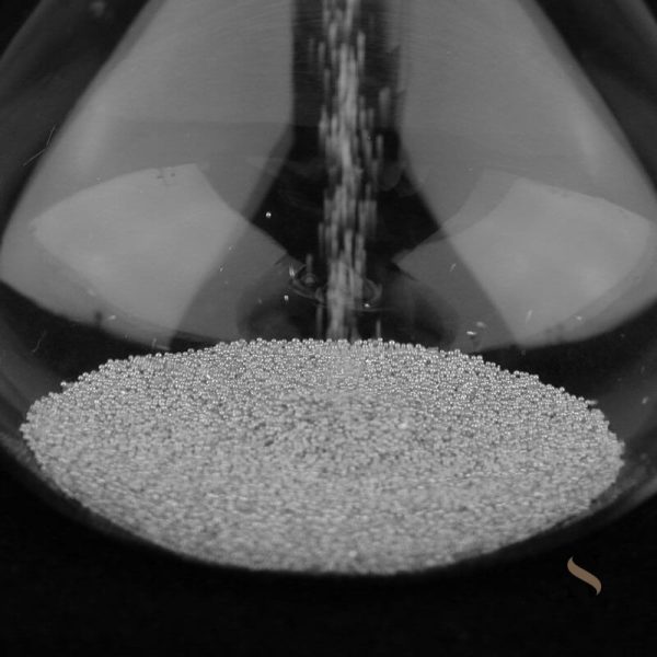 Sablier en verre avec sable doré, parfait pour un cadeau