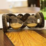 Accessoire steampunk : sablier élégant en verre