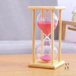 Accessoire de décoration, sablier d'une heure en verre
