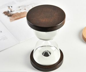 Sablier en verre, objet décoratif pour un style moderne