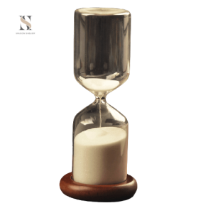 Vieux Sablier en verre avec sable fin